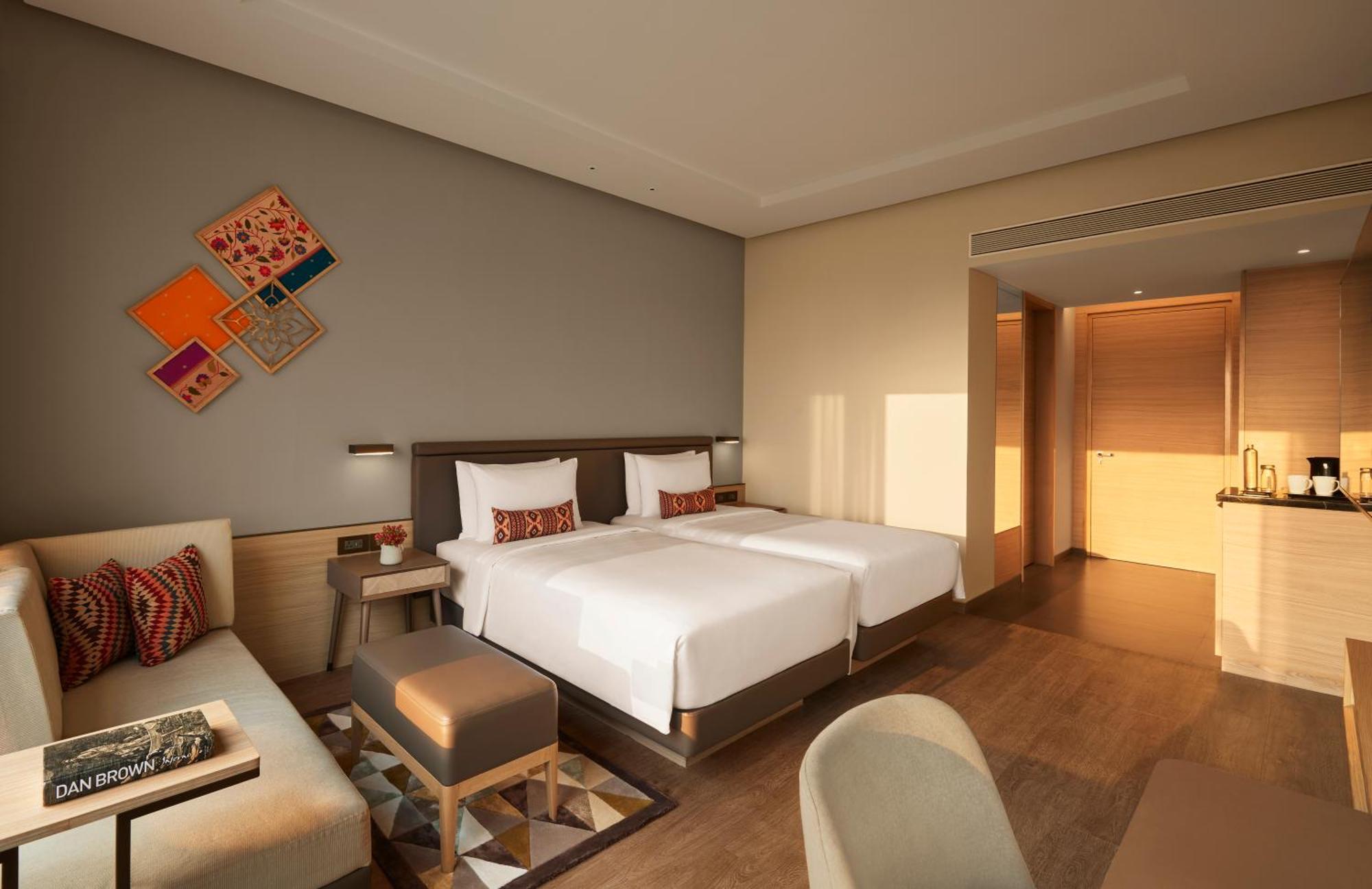 Hyatt Place Aurangabad Airport Bagian luar foto