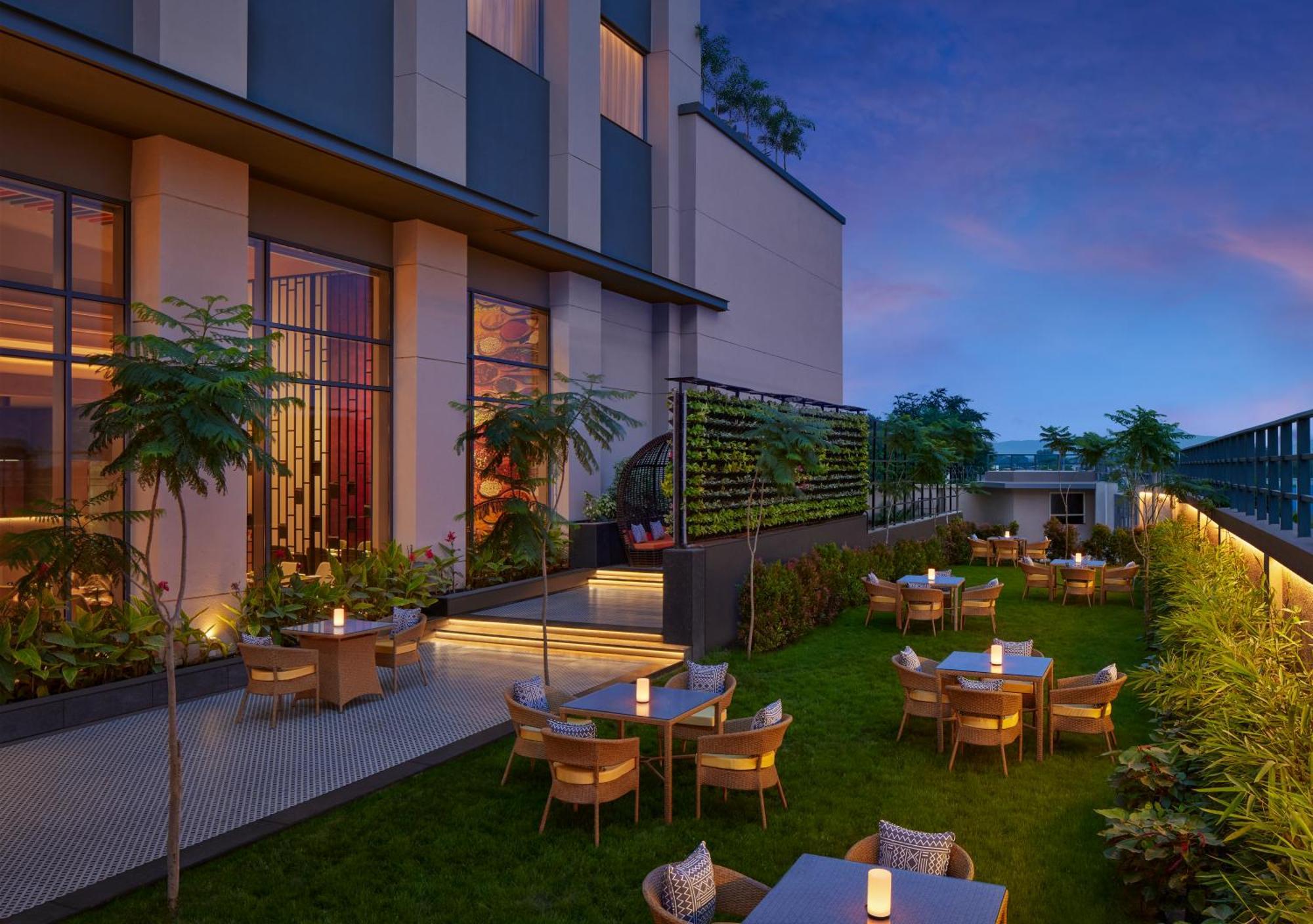 Hyatt Place Aurangabad Airport Bagian luar foto